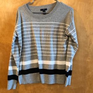 Gap Grey Sweater - Size Medium